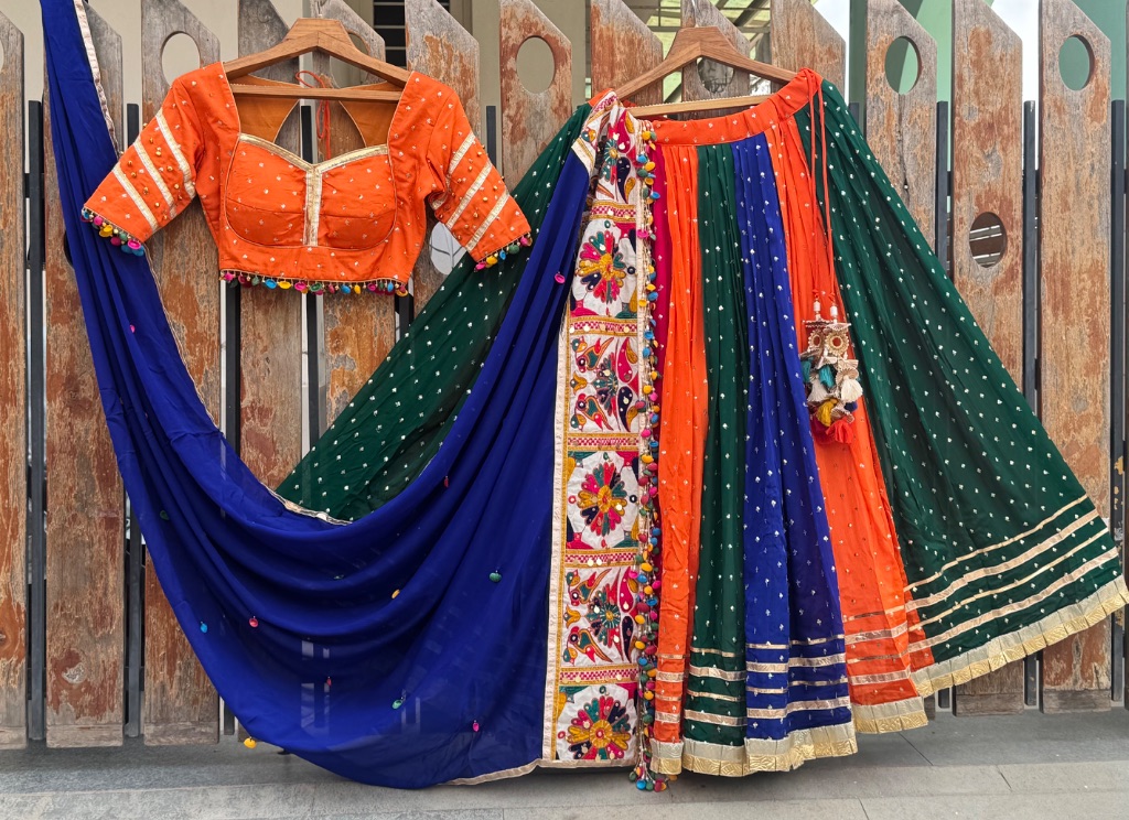 Amayaa | Royal blue orange pink green